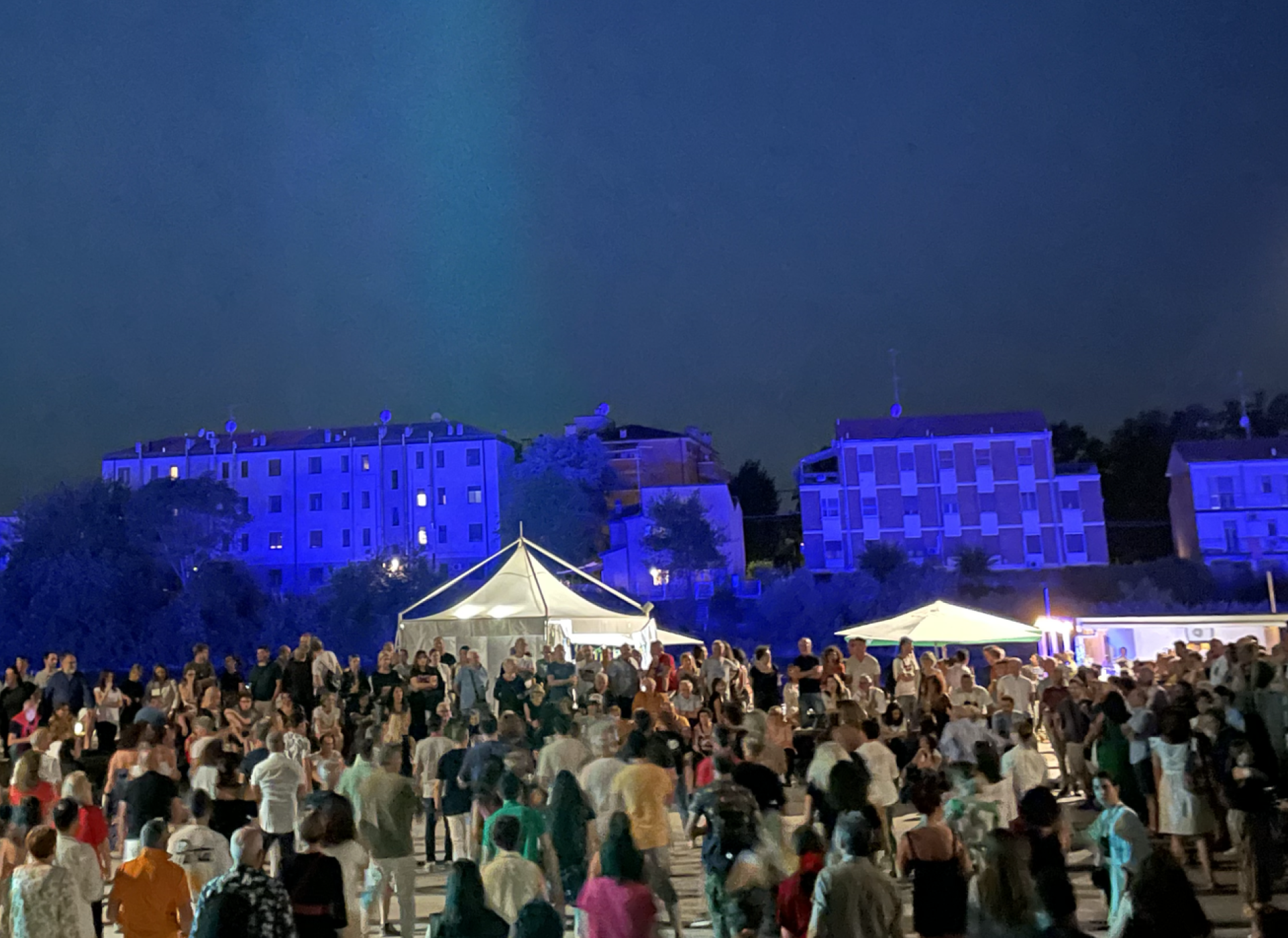 Darsena Ferrara, luci e rumori degli eventi invadono le case