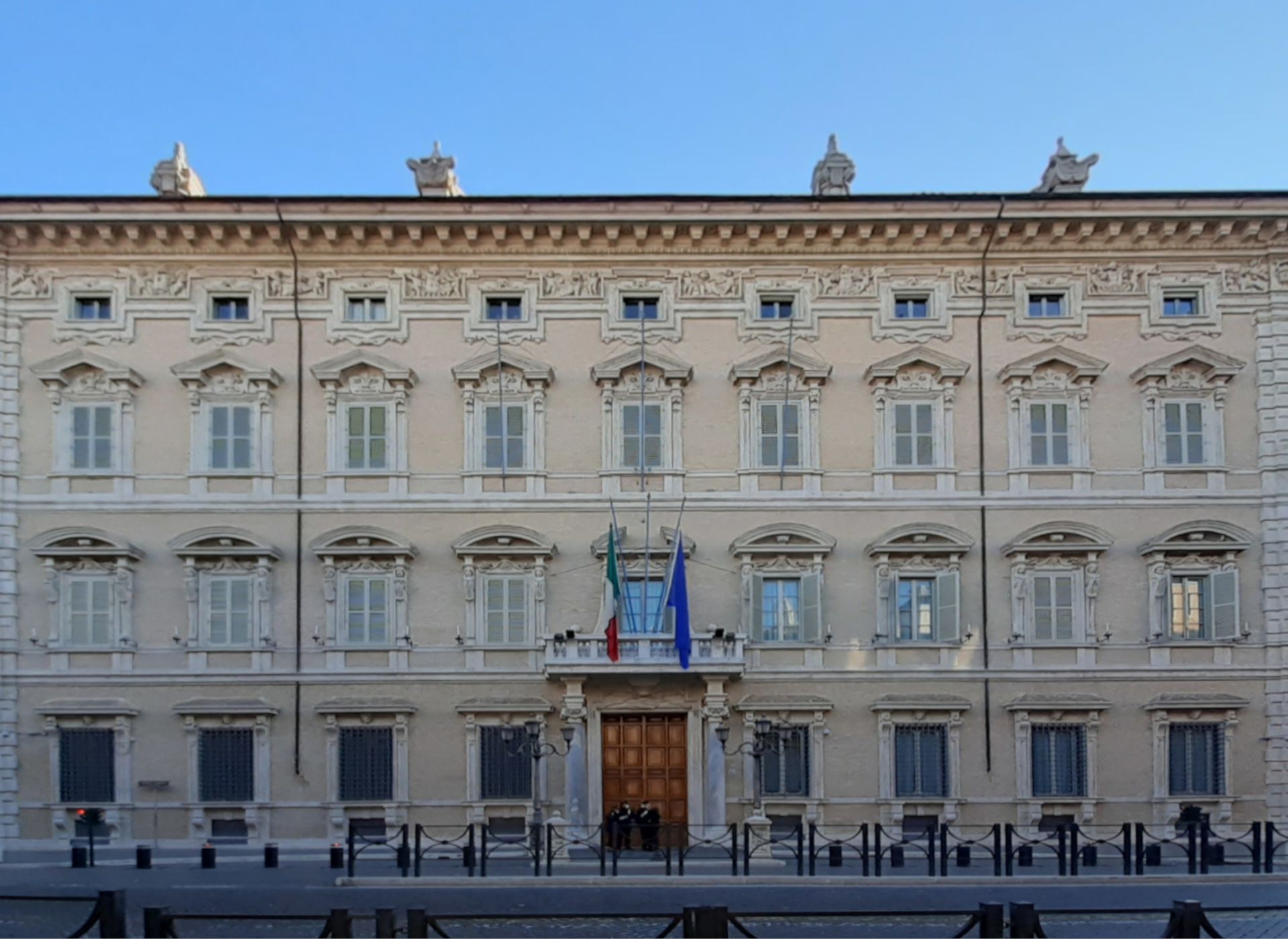 Succede in Senato: gli uomini, la vergogna e la responsabilità di non tacere